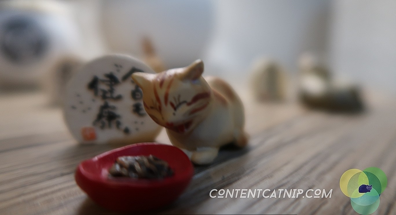 Netsuke & Gashapon toys Ancient Japanese treasures and modern collectibles