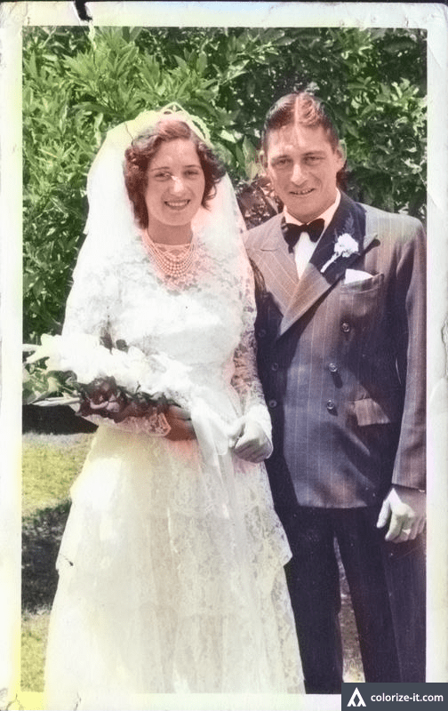 Amazing Website Alert: Algorithmia allows you to colourise your old photos using AI