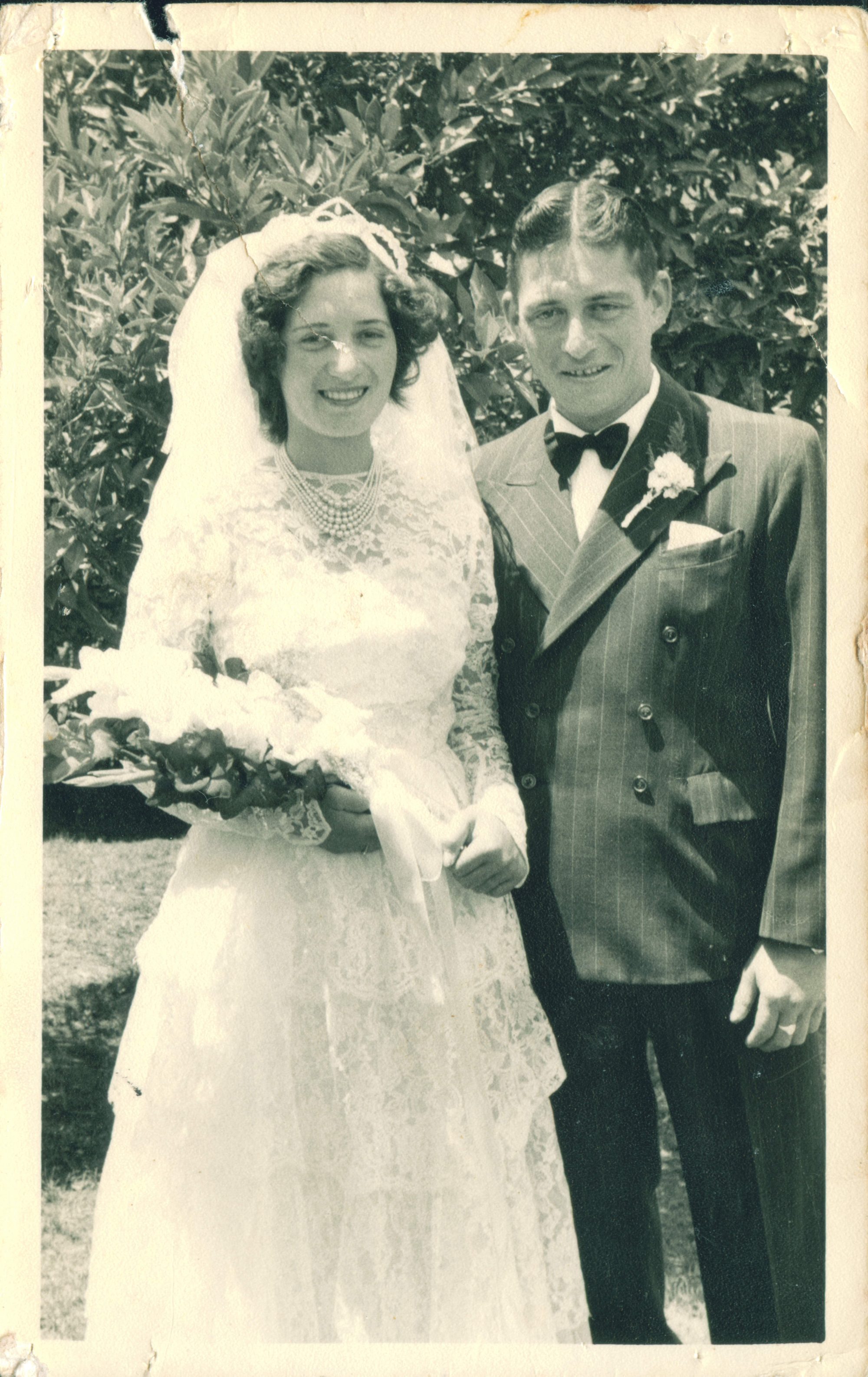 Amazing Website Alert: Algorithmia allows you to colourise your old photos using AI