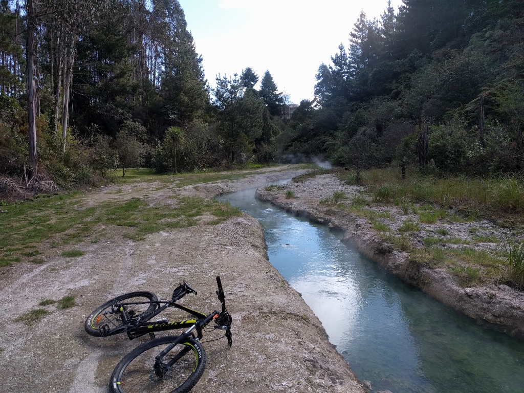 An excellent MTB adventure in Huka Falls, Taupo