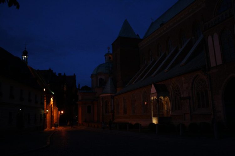 Every Picture Tells a Story: Dusk and vespers at Wysa Słodowa in Wrocław