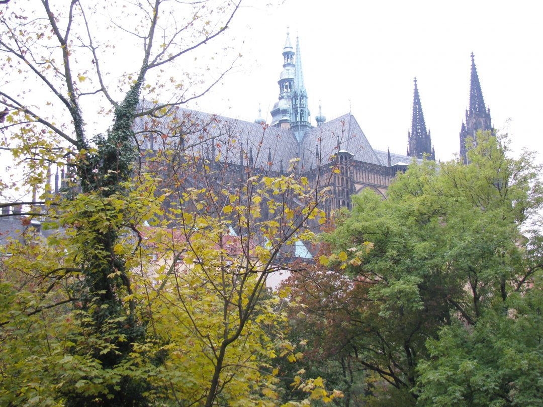 Every Picture Tells a Story: Romantic Autumn Days in Prague