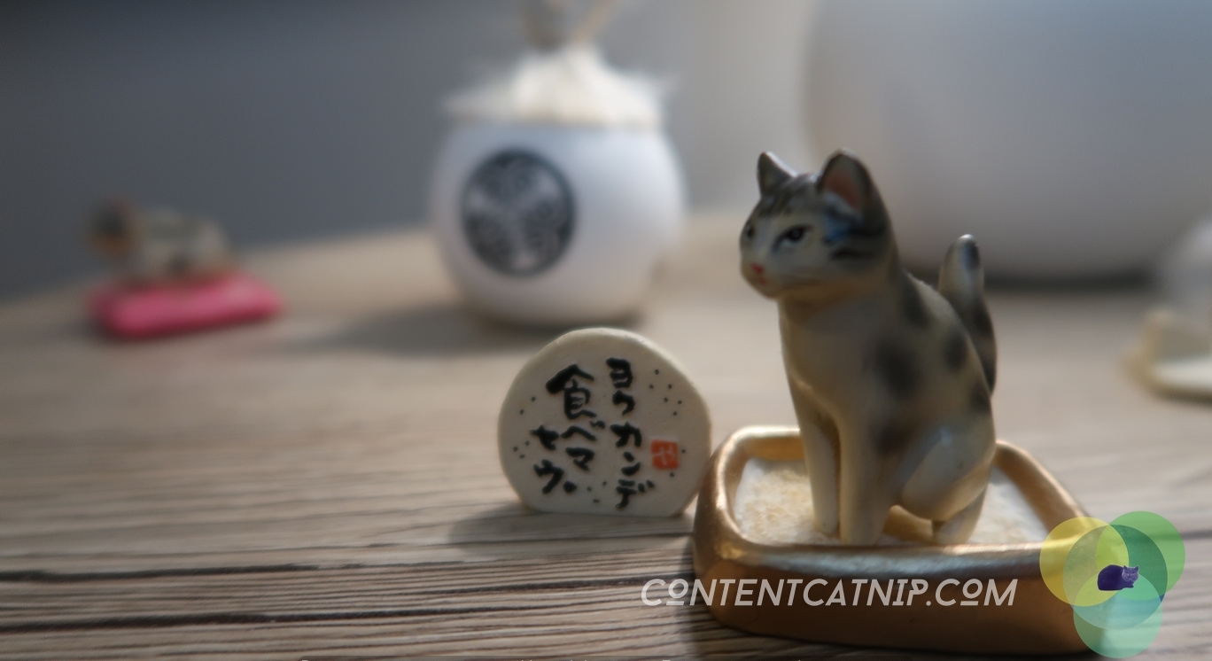 Netsuke & Gashapon toys Ancient Japanese treasures and modern collectibles