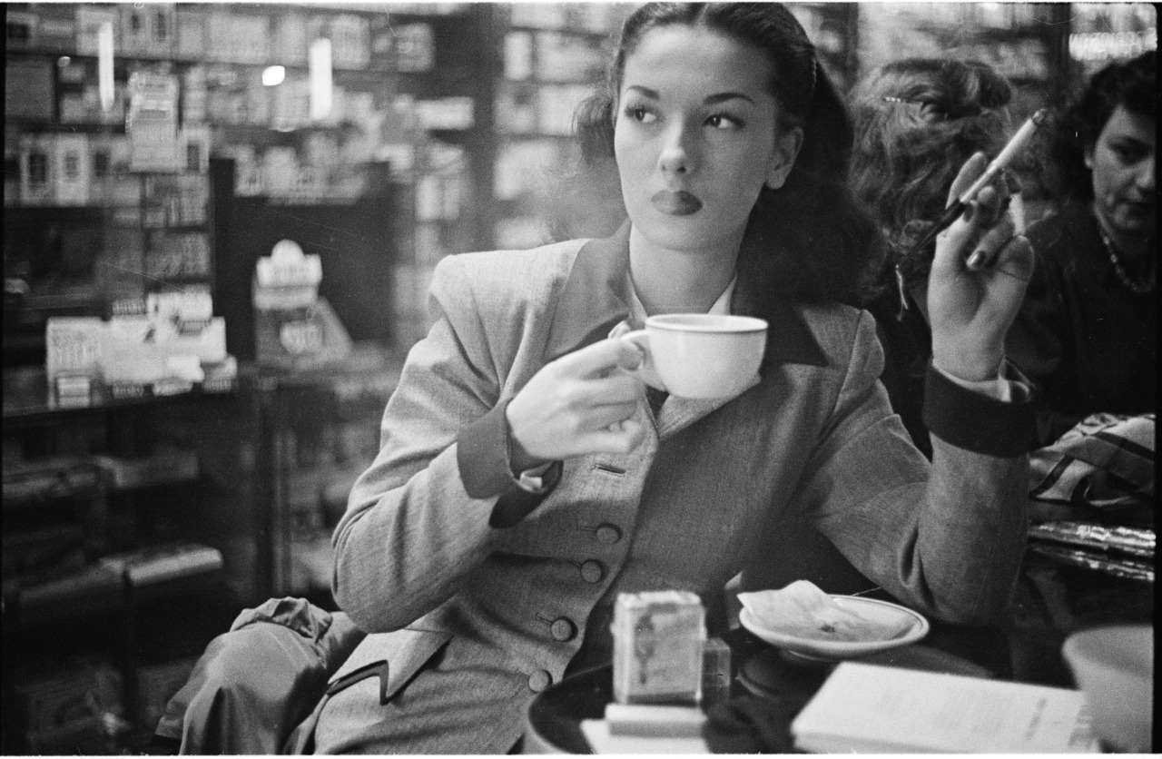 Every Picture Tells A Story: Stanley Kubrik's mysterious showgirl series