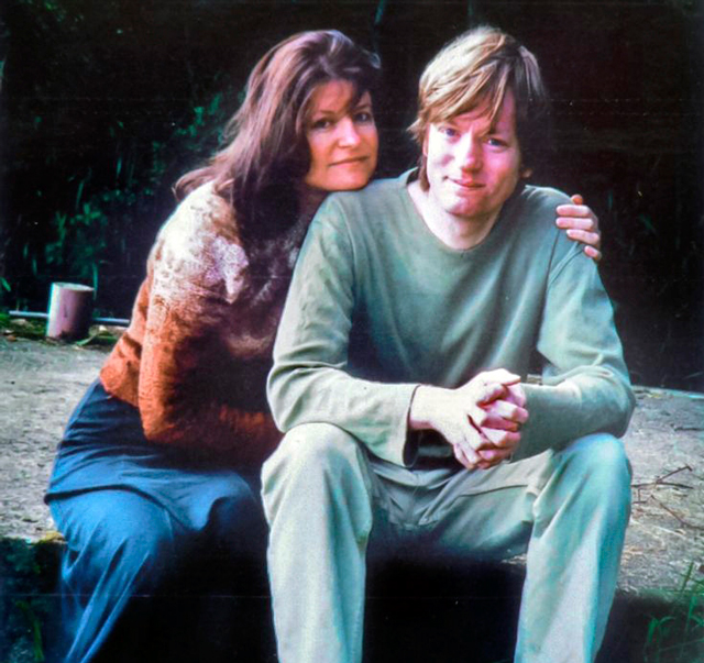 Book Review: The Fahrenheit Twins by Michel Faber