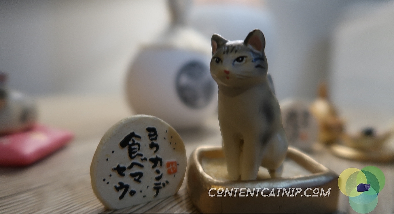 Netsuke & Gashapon toys Ancient Japanese treasures and modern collectibles