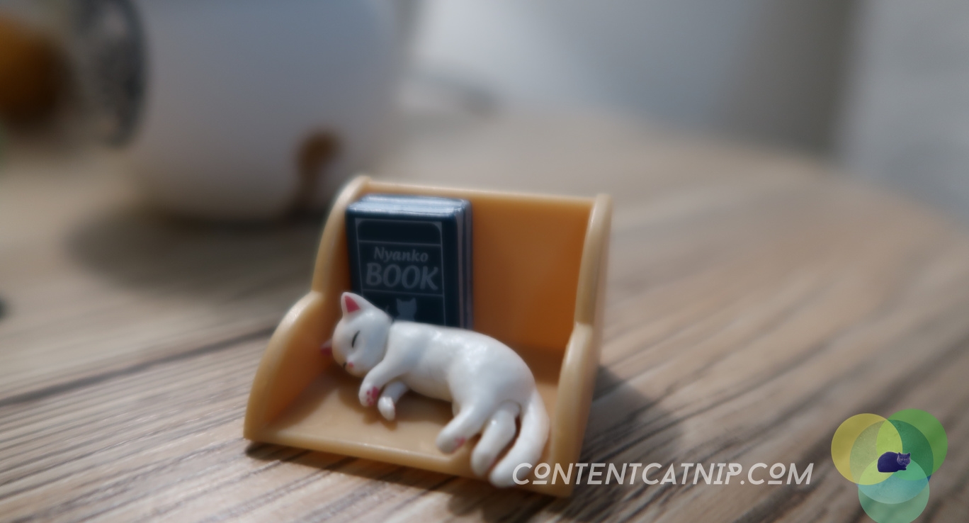 Netsuke & Gashapon toys Ancient Japanese treasures and modern collectibles