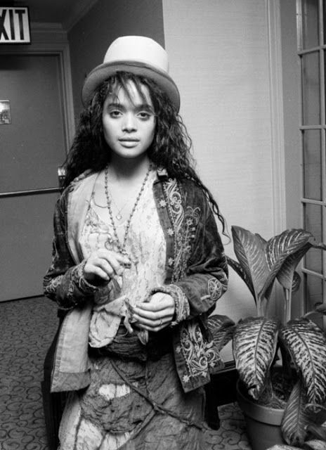 Style inspiration: 90's era Lisa Bonet