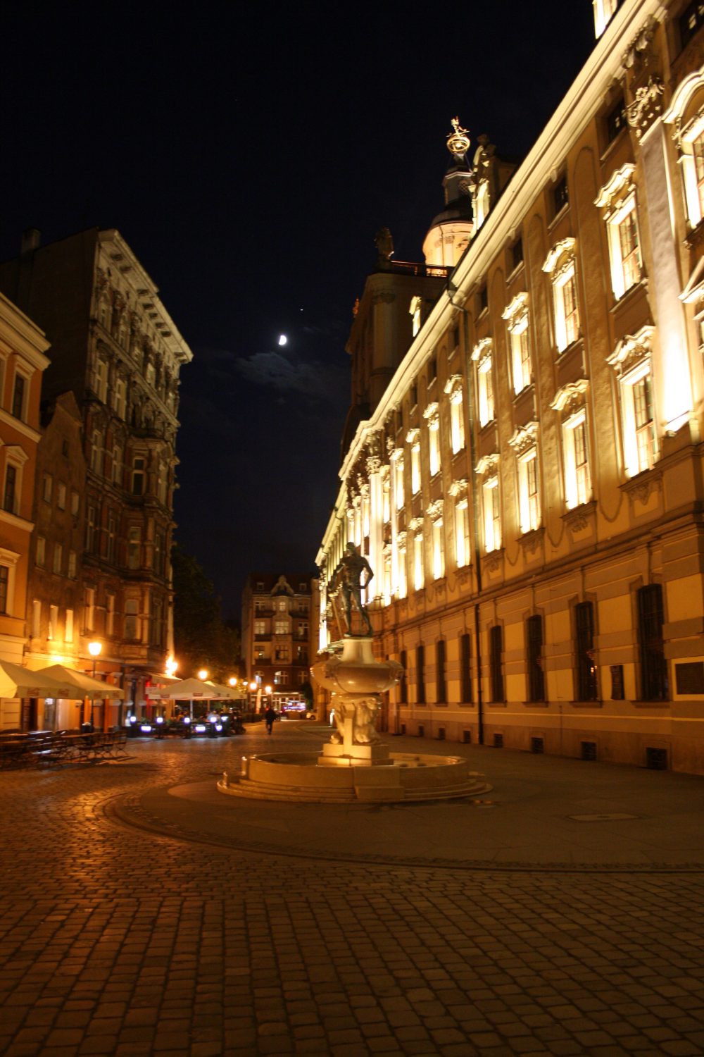 The mindblowing history of Wrocław told with music and light on the banks of the Odra