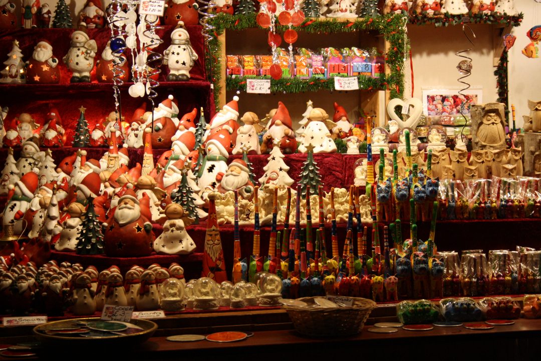 Luminous Edinburgh during Christmas time lit the way for work-weary me