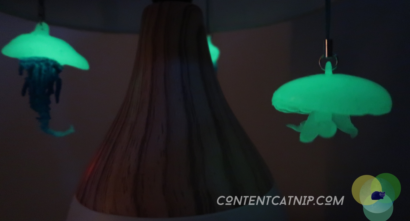 Netsuke & Gashapon toys Ancient Japanese treasures and modern collectibles