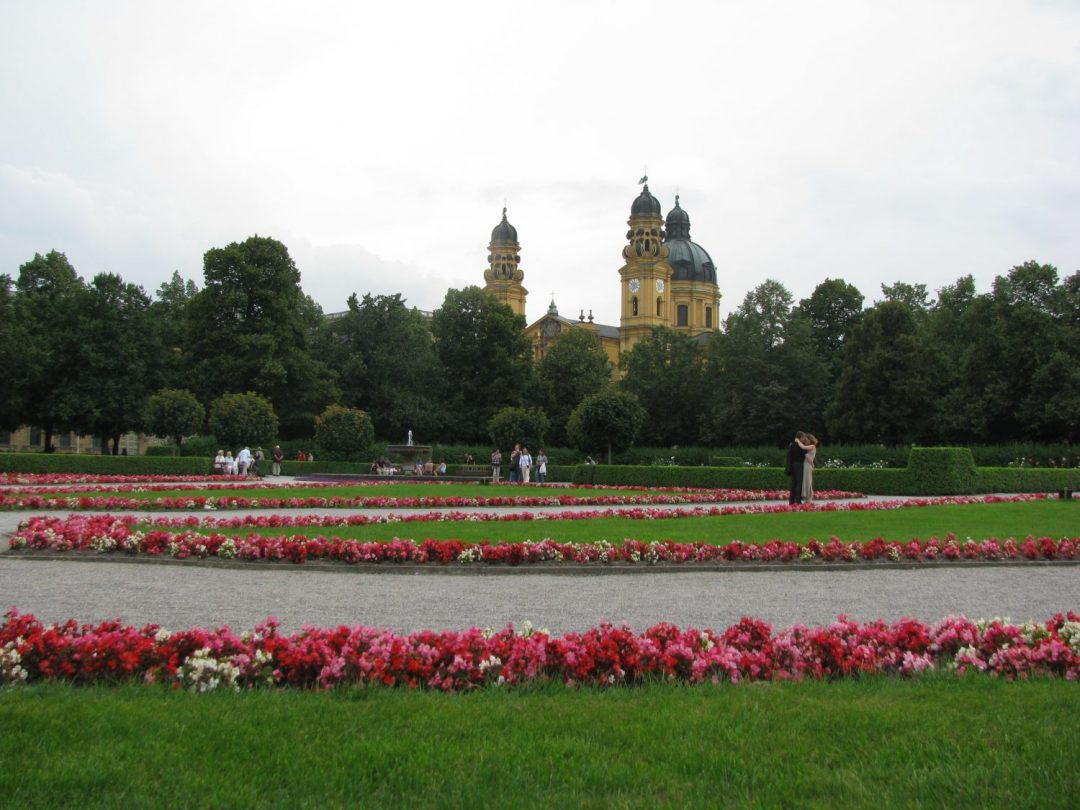 A floaty late summer serenade in Munich 2008