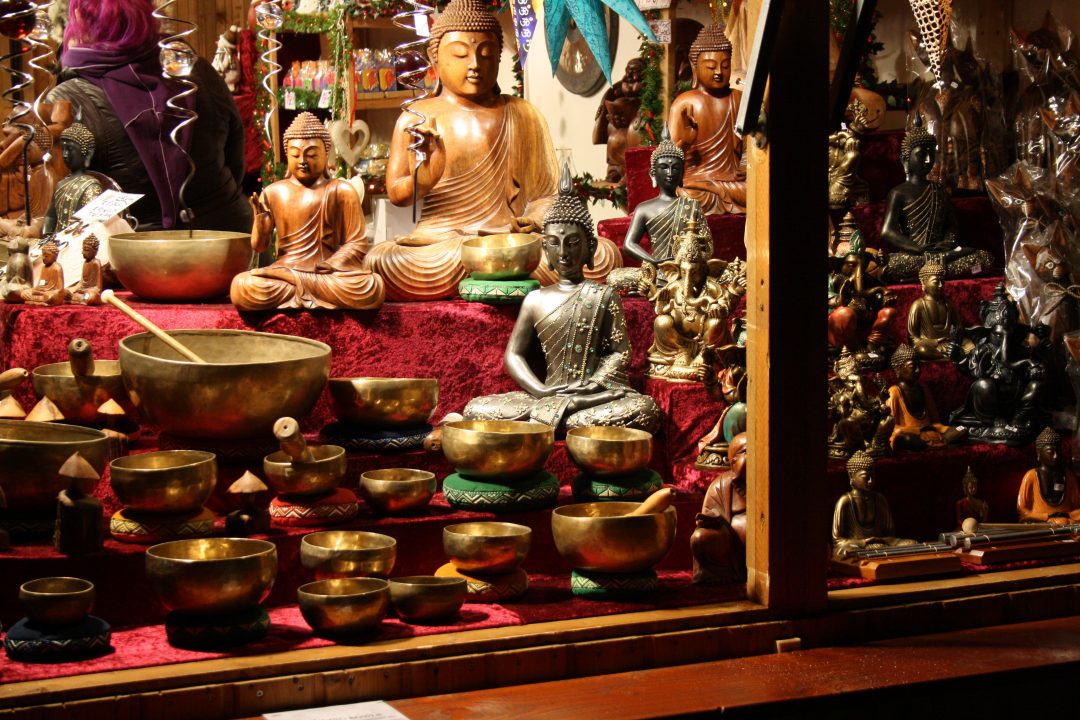 Luminous Edinburgh during Christmas time lit the way for work-weary me