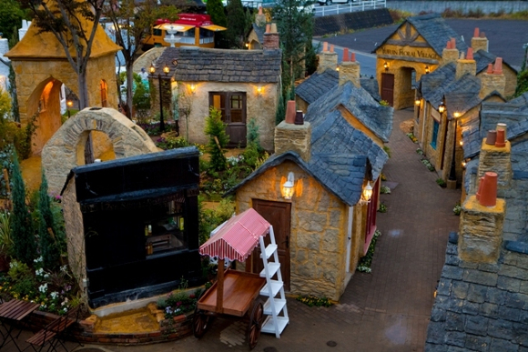 Welcome to the English Countryside - that's so English it's Japanese