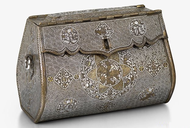 A woman's purse from the 14th century in Iraq