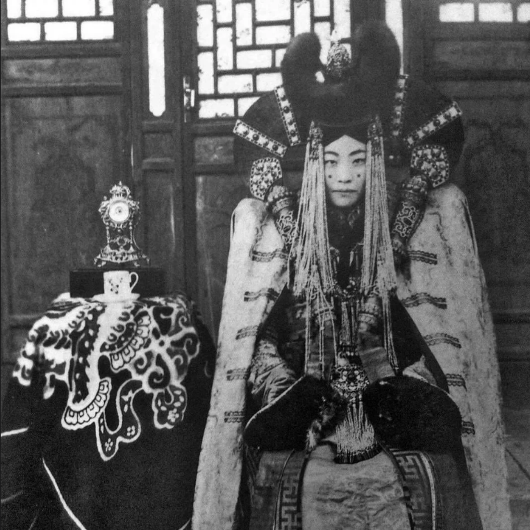 queen-genepil-of-mongolia-the-last-monarch-in-a-dynasty