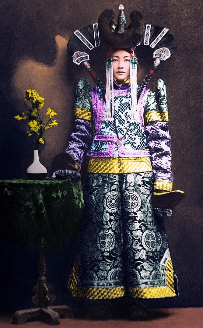 Queen Genepil of Mongolia: the last monarch of a Dynasty