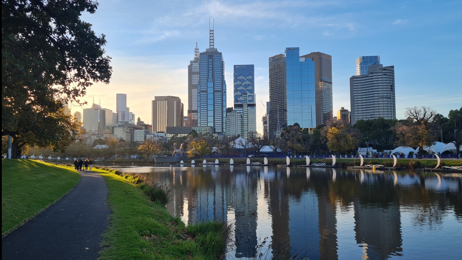 Travel: Yarra river at dusk in Melbourne